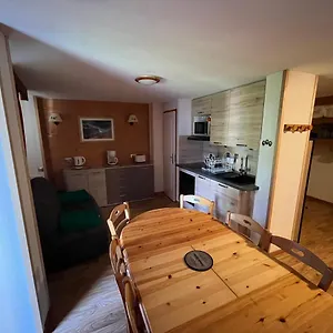 8 Personnes Au Pied Des Pistes Chamrousse